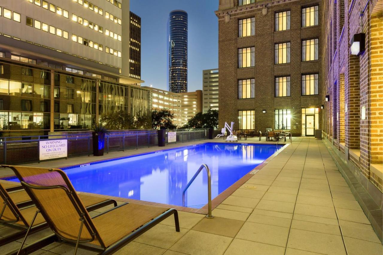 Courtyard Houston Downtown Convention Center Hotel Ngoại thất bức ảnh